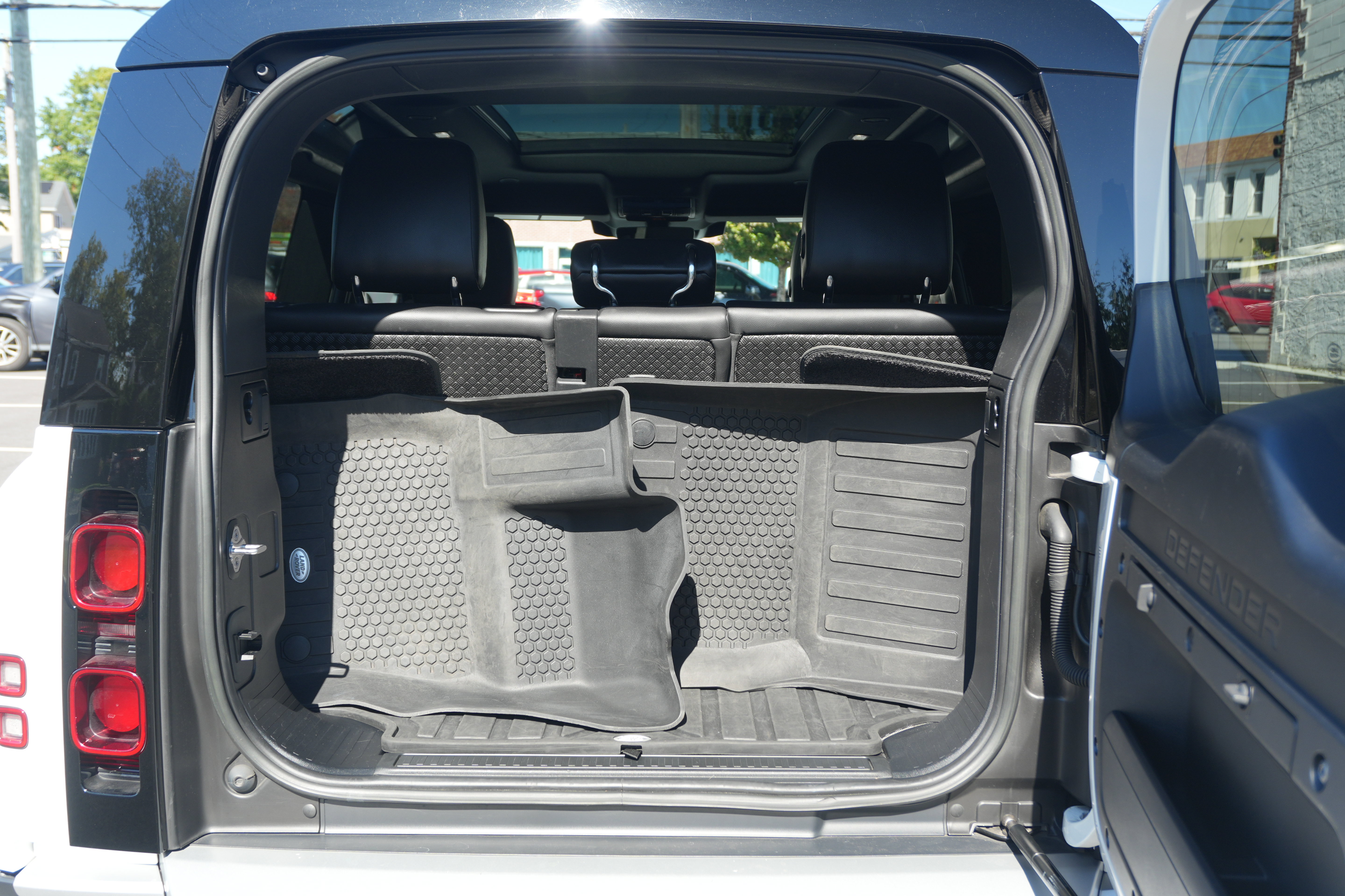 Used 2023 Land Rover Defender 90 S AWD/4WD image 19