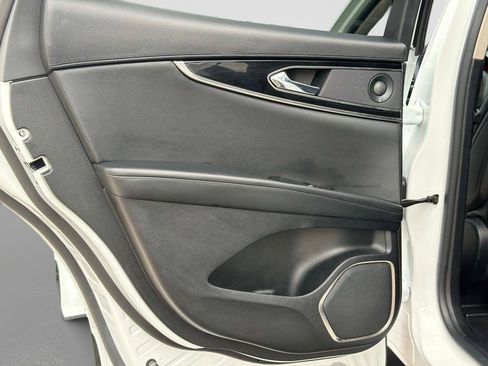 Used 2022 Lincoln Nautilus Reserve AWD/4WD image 12