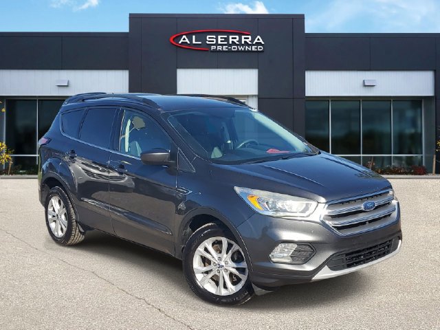 Used 2017 Ford Escape SE w/ Equipment Group 201A AWD/4WD image 1