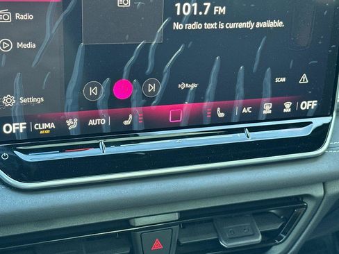 New 2026 Volkswagen Tiguan SE R-Line image 19