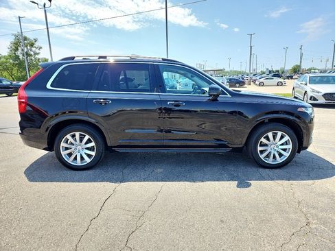 Used 2018 Volvo XC90 T6 Momentum w/ Momentum Plus Package AWD/4WD image 5