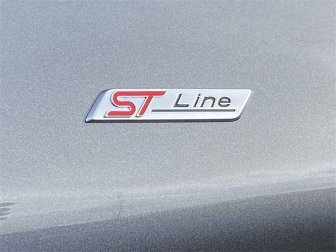 Used 2025 Ford Explorer ST-Line w/ Premium Package image 39