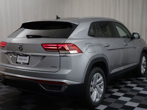 Used 2020 Volkswagen Atlas Cross Sport SE image 15