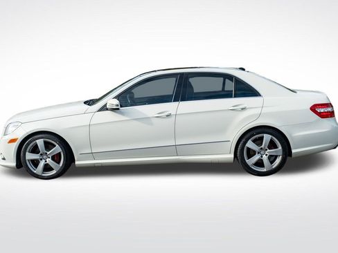 Used 2011 Mercedes-Benz E 350 4MATIC Sedan image 3
