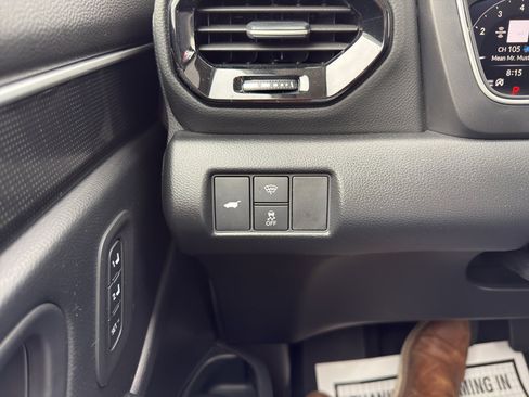 Used 2025 Honda Pilot Elite image 32
