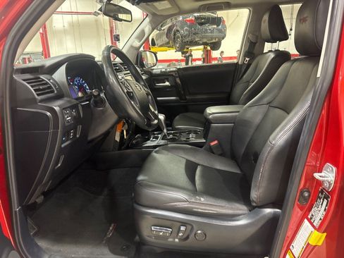 Used 2019 Toyota 4Runner TRD Off-Road Premium AWD/4WD image 3