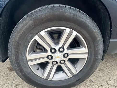 Used 2017 Chevrolet Traverse LT image 29