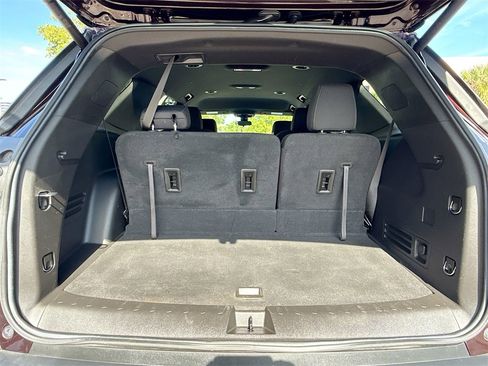 Used 2022 Chevrolet Traverse LT w/ Midnight/Sport Edition image 27