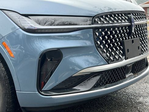 New 2026 Lincoln Nautilus Reserve image 2