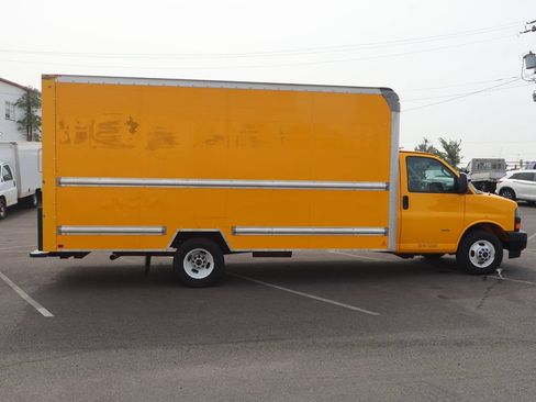 Used 2021 GMC Savana 3500 Extended w/ Power Convenience Package RWD image 8