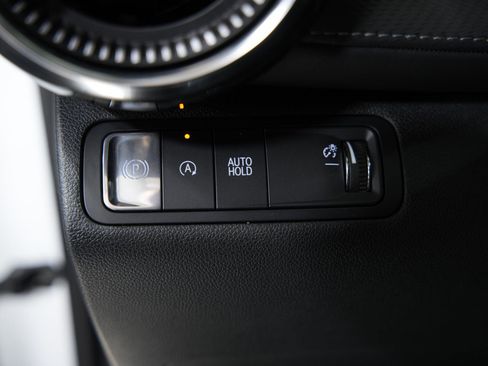 Used 2025 Chevrolet Equinox LT image 24