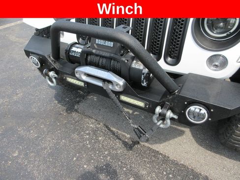 Used 2014 Jeep Wrangler Unlimited Sahara w/ Connectivity Group AWD/4WD image 14
