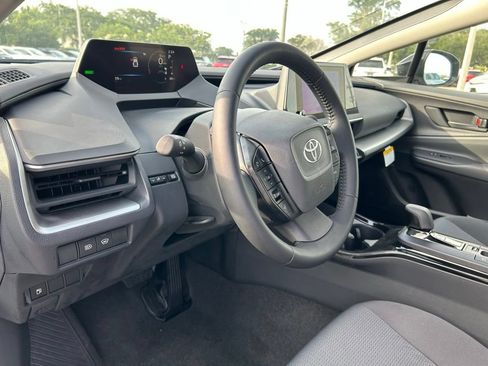 Used 2025 Toyota Prius LE FWD image 16