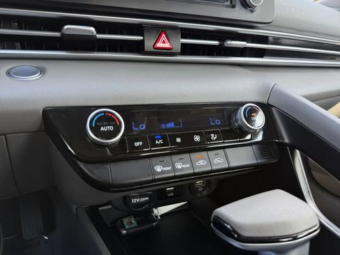 Used 2023 Hyundai Elantra SEL FWD image 32