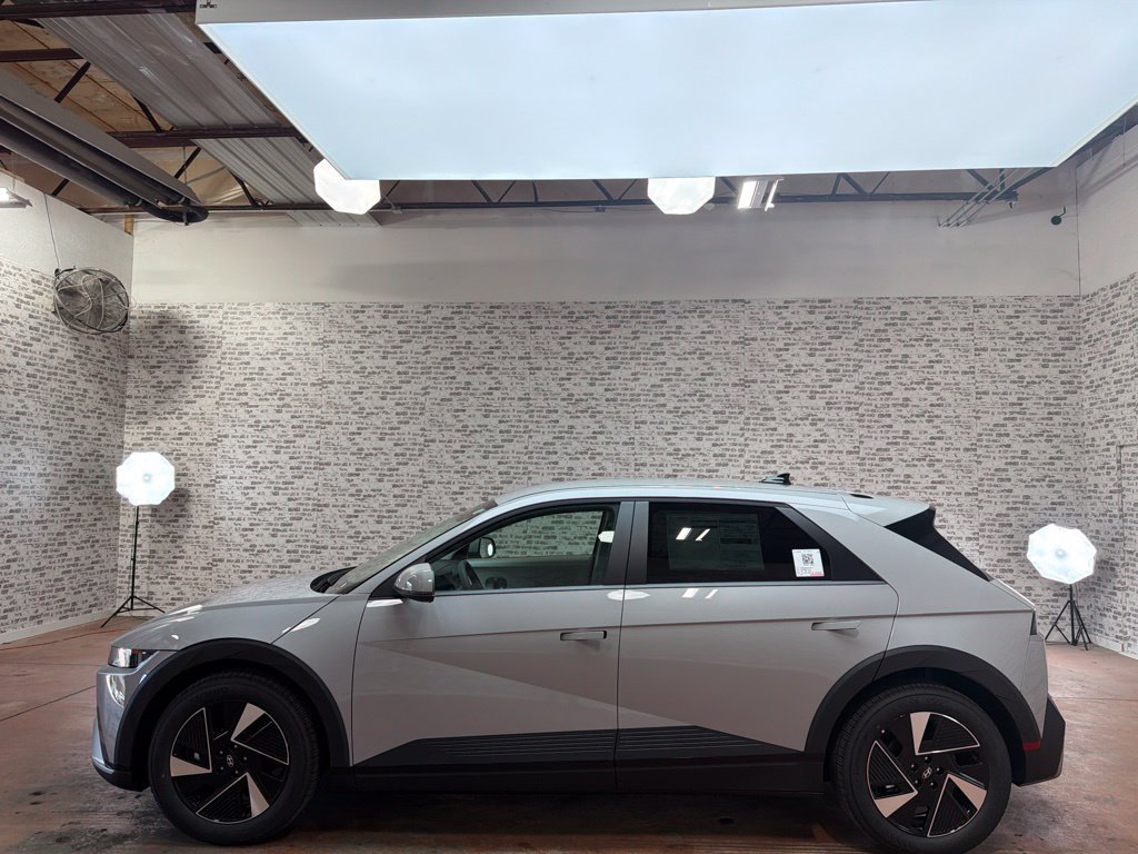 New 2027 Hyundai Ioniq 5 SE RWD image 4