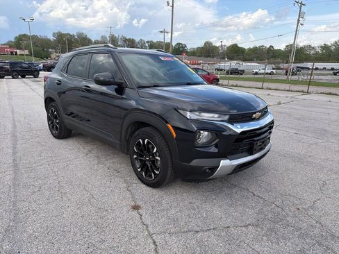 Used 2021 Chevrolet TrailBlazer LT w/ Convenience Package image 3