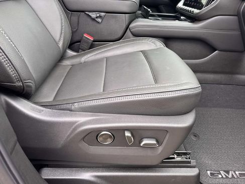 Used 2026 GMC Yukon XL Denali w/ Sun & Power Step Package RWD image 16