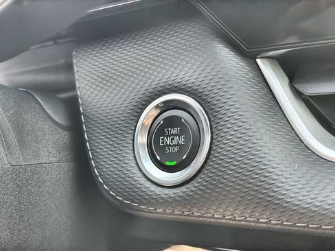 Used 2026 Chevrolet Equinox LT FWD image 16