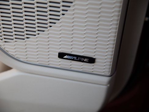 Used 2023 Jeep Grand Cherokee Limited w/ Luxury Tech Group II image 5