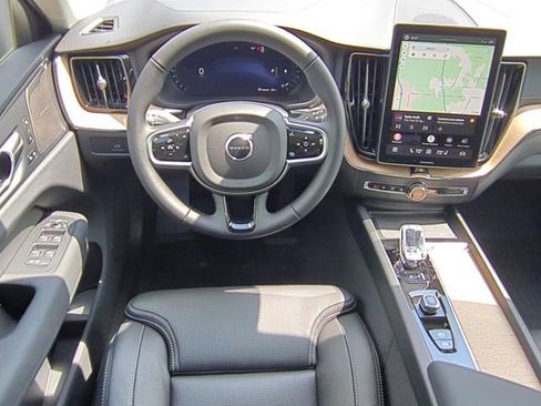 New 2026 Volvo XC60 B5 Ultra w/ Protection Package Premier AWD/4WD image 11