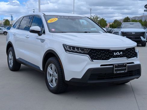 Certified 2022 Kia Sorento LX AWD/4WD image 7