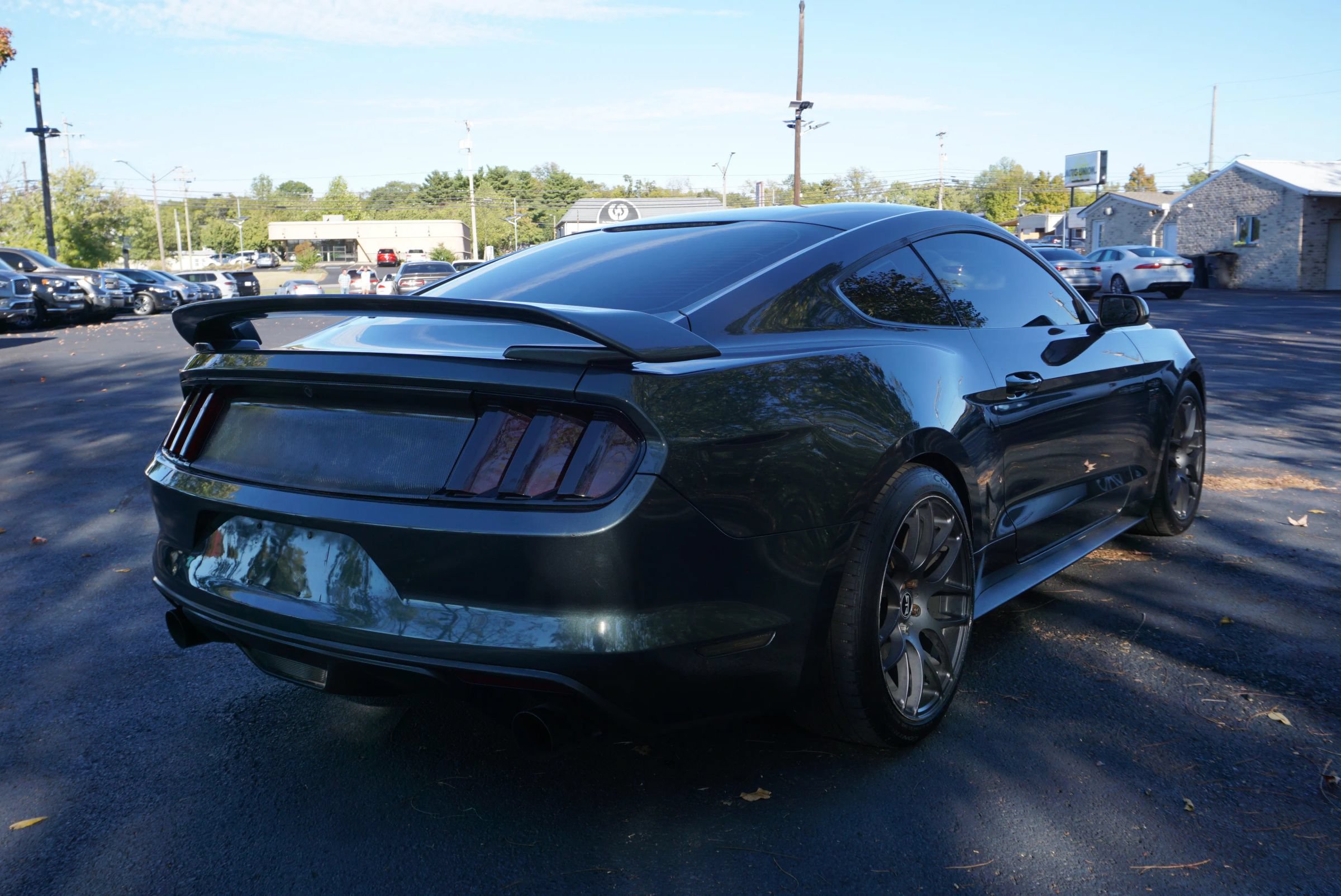 Used 2016 Ford Mustang GT RWD image 5