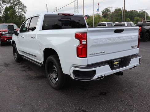 New 2026 Chevrolet Silverado 1500 High Country w/ Technology Package AWD/4WD image 3
