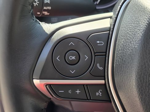 Used 2022 Toyota Camry XLE image 23