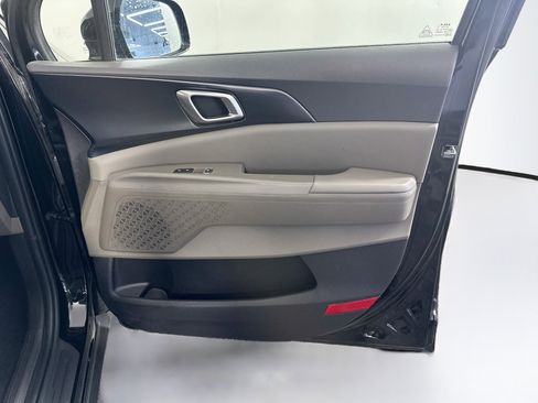 Used 2026 Kia Carnival FWD image 33