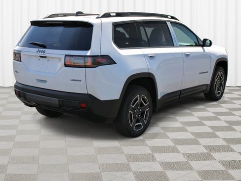 Used 2026 Jeep Cherokee Laredo AWD/4WD image 30