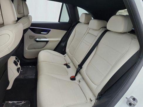 Used 2024 Mercedes-Benz GLC 300 image 13