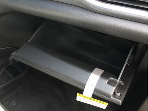 New 2026 Chrysler Pacifica Select image 32