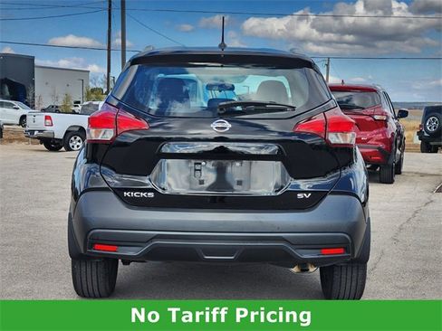 Used 2018 Nissan Kicks SV image 6