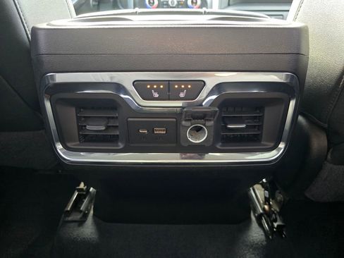 Used 2021 GMC Sierra 2500 SLT w/ SLT Premium Package image 31