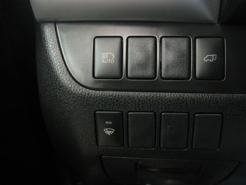 Used 2019 Toyota Highlander XLE image 21