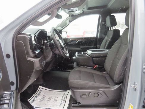 Used 2024 Chevrolet Silverado 1500 LT image 4