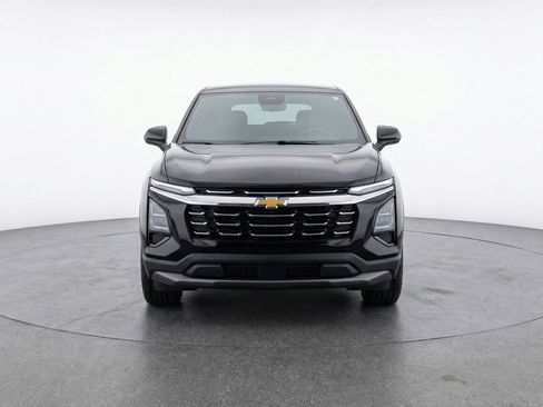 Used 2025 Chevrolet Equinox LT FWD image 2