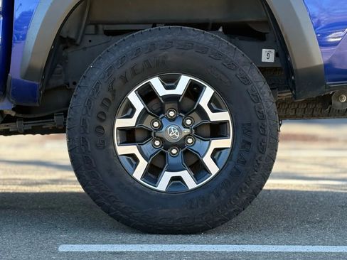 Used 2022 Toyota Tacoma TRD Off-Road w/ Technology Package image 29