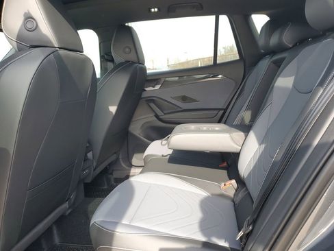 New 2026 Volkswagen Tiguan SE R-Line FWD image 9