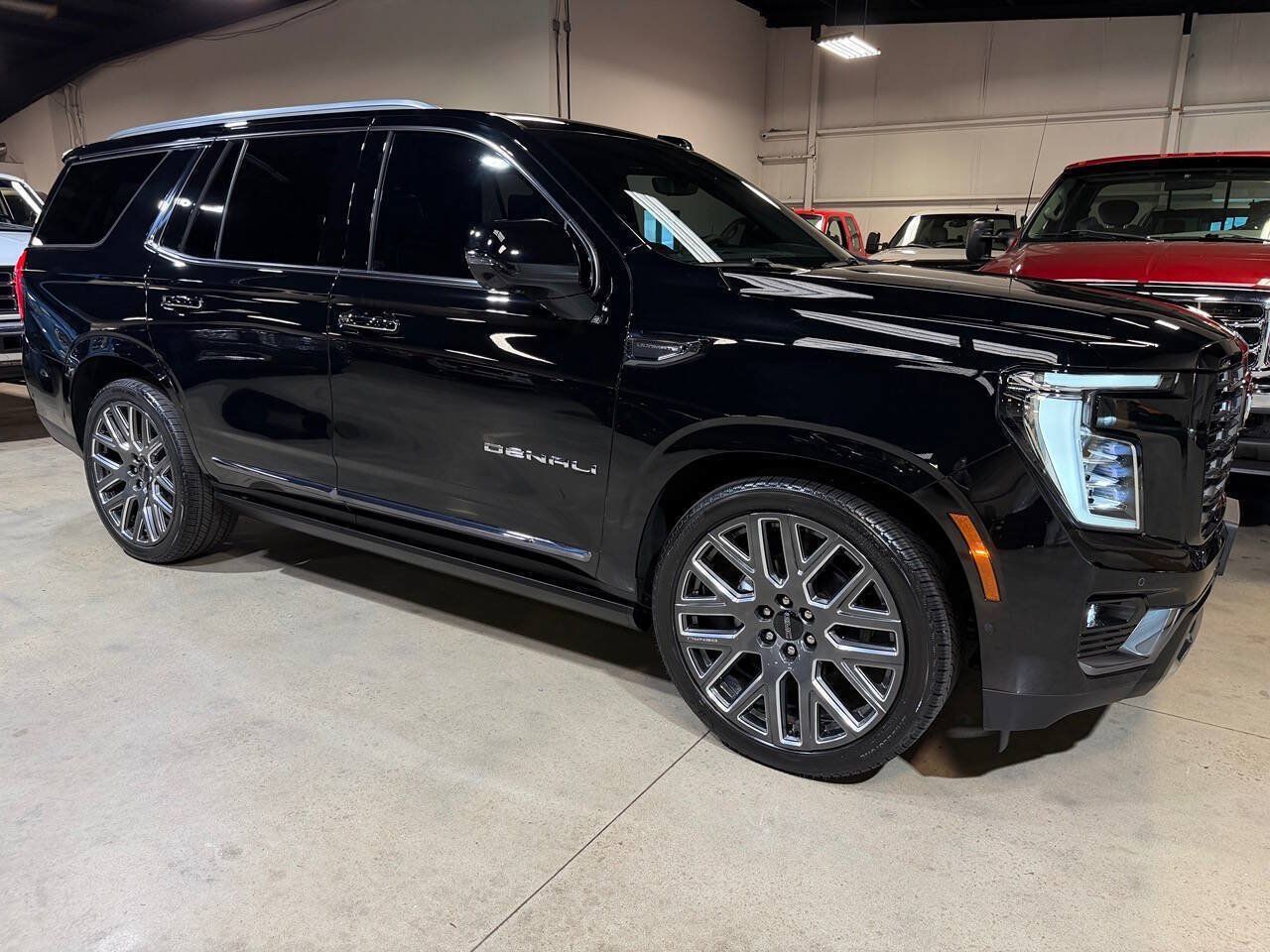 Used 2026 GMC Yukon Denali Ultimate w/ LPO, Floor Liner Package AWD/4WD image 1
