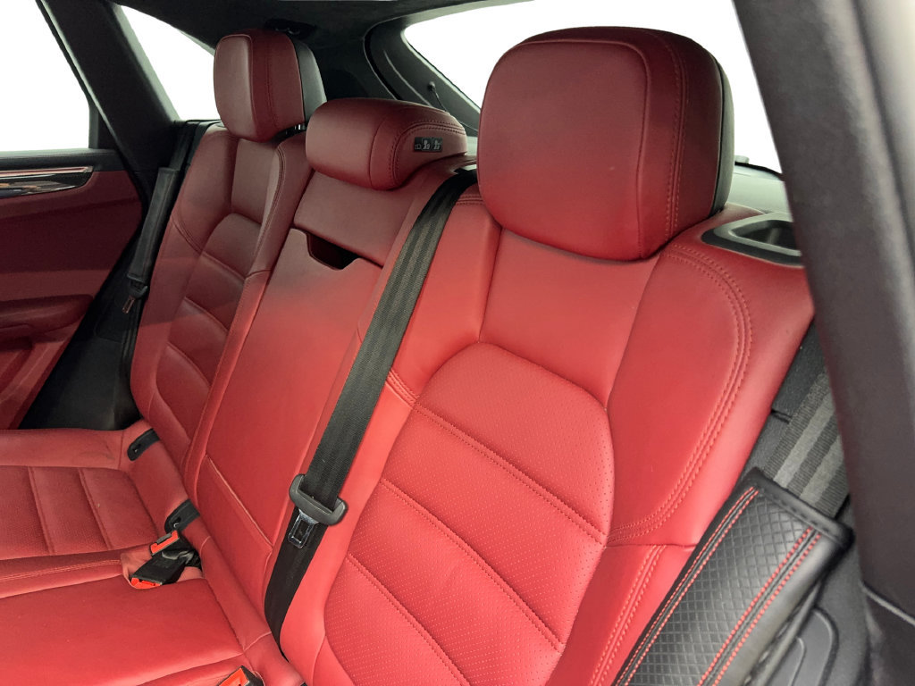 Used 2021 Porsche Macan Turbo AWD/4WD image 35