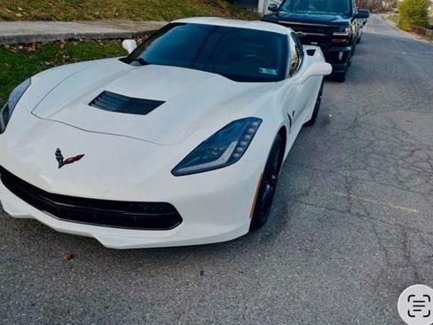 Used 2016 Chevrolet Corvette Stingray Coupe w/ Carbon Flash Badge Package RWD image 2
