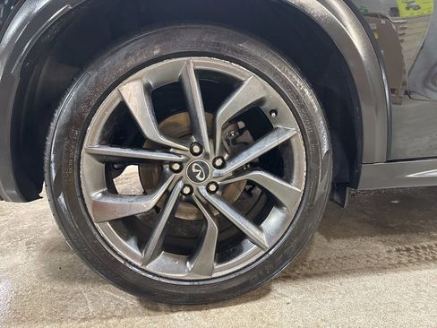 Used 2019 INFINITI QX50 Essential image 35