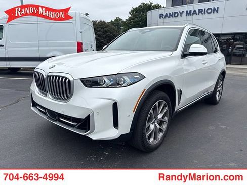 Used 2025 BMW X5 xDrive40i AWD/4WD image 1