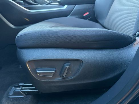 Used 2025 Toyota Highlander LE image 23