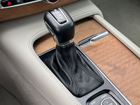 Used 2016 Volvo XC90 T6 Inscription w/ Vision Package image 25