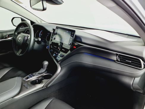 Used 2024 Toyota Camry XSE image 9
