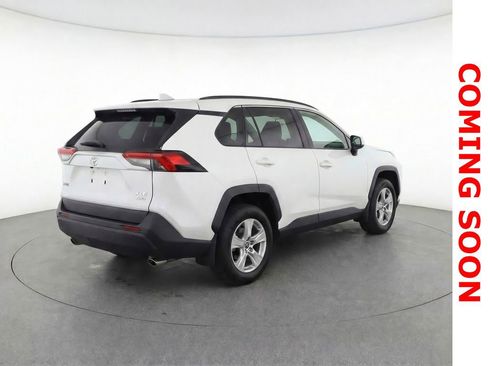Used 2023 Toyota RAV4 XLE w/ Convenience Package image 5