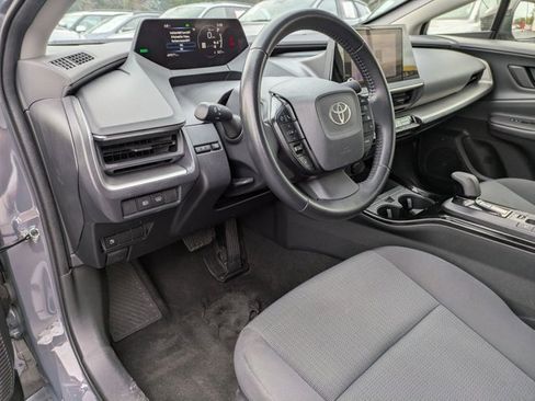 Used 2024 Toyota Prius LE image 5