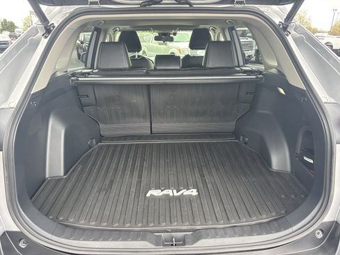 Used 2023 Toyota RAV4 XLE Premium image 22